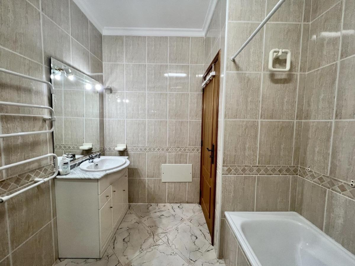 Elegant With Pool By Homing Apartament