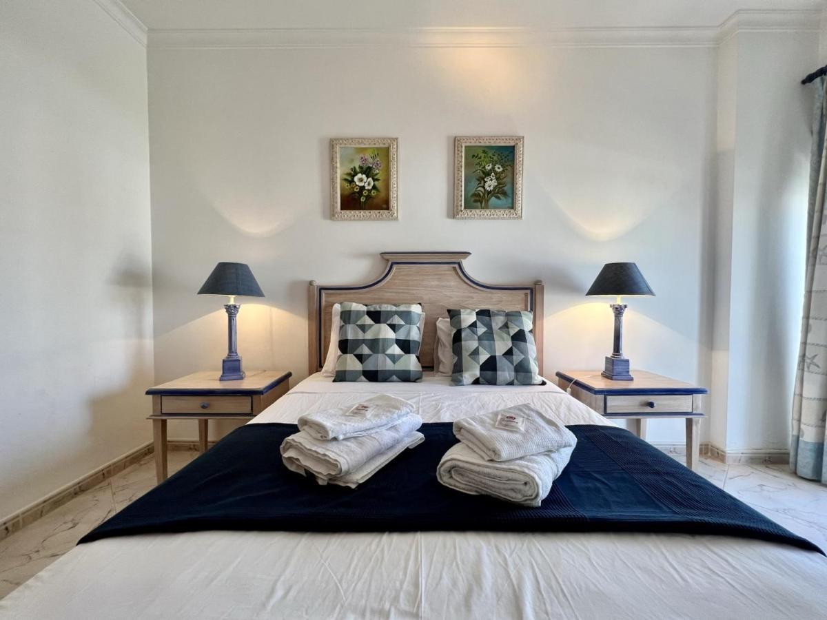 Apartment Elegant With Pool By Homing Quarteira