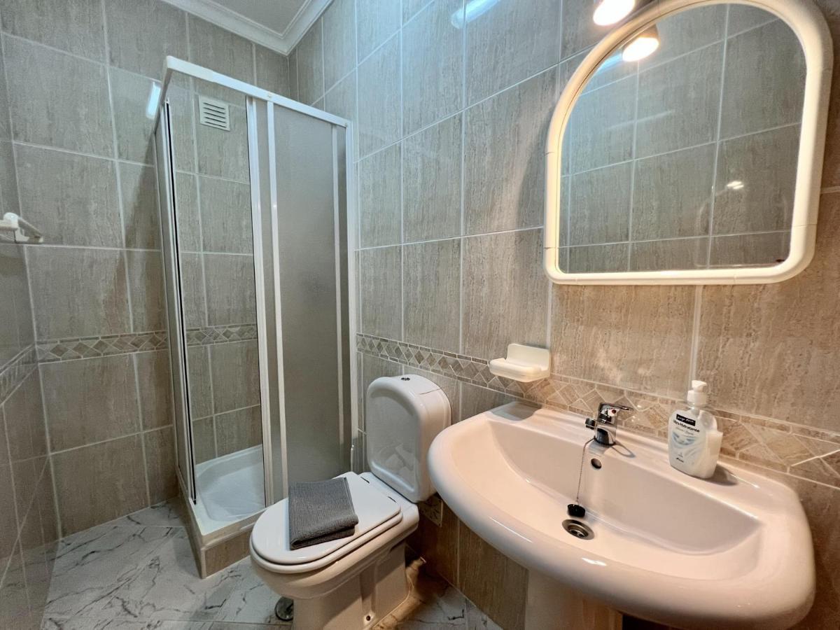 Elegant With Pool By Homing Apartament
