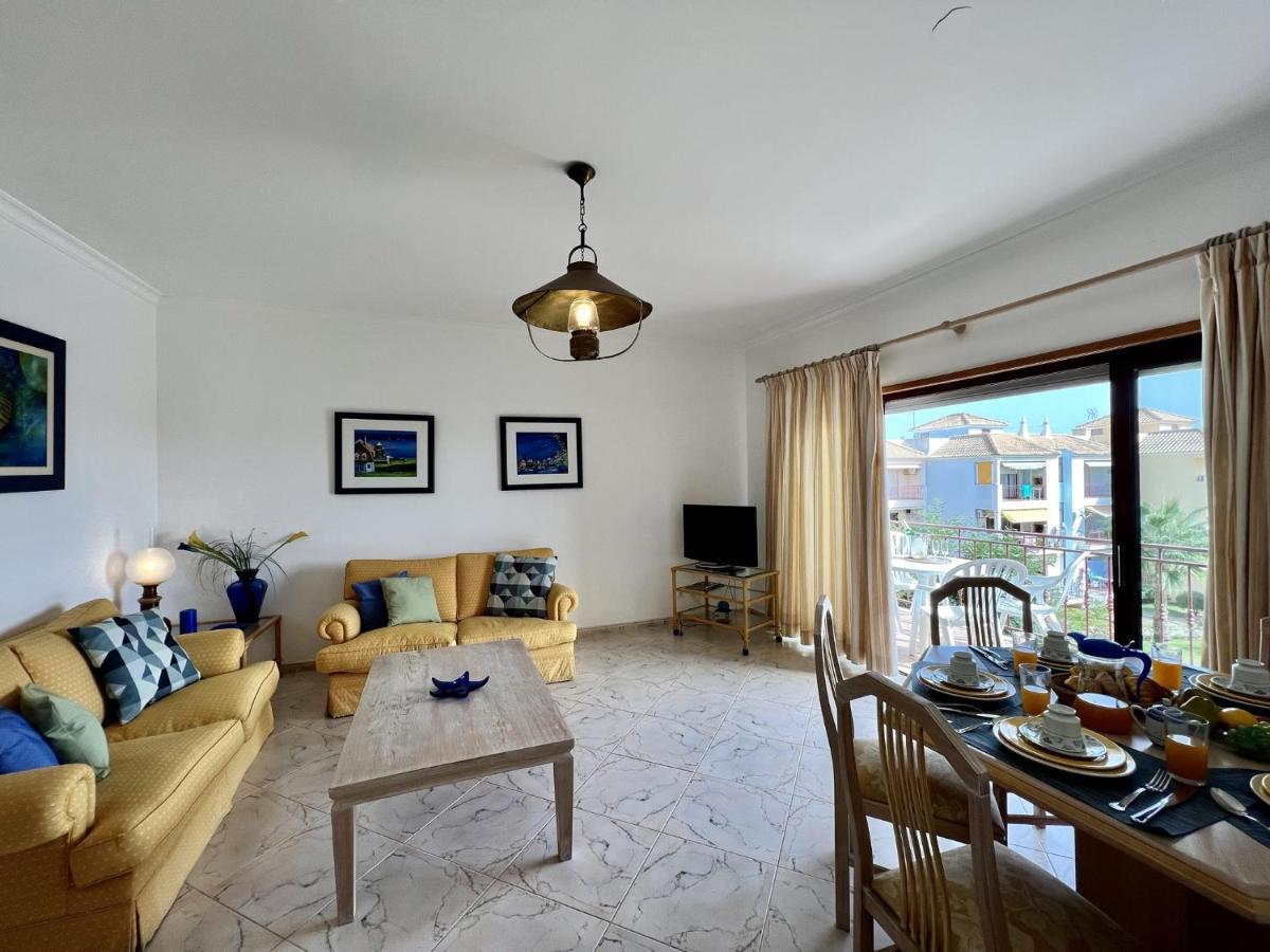 Elegant With Pool By Homing Apartament *