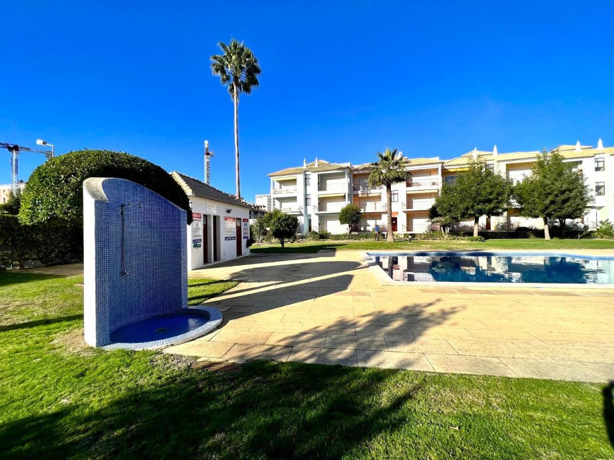 Apartament Elegant With Pool By Homing